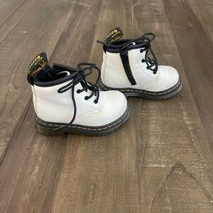 dr. Martins baby size 4US